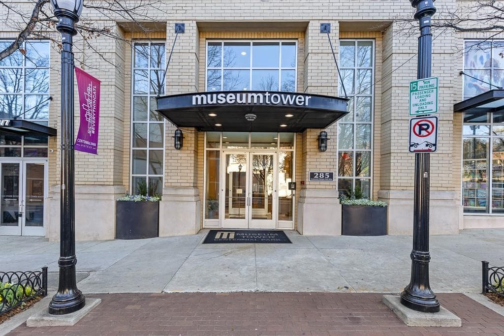 2 bedroom, 2 bathroom condominium sold at 285 Centennial Olympic Park Drive 1705, Atlanta, GA 30313