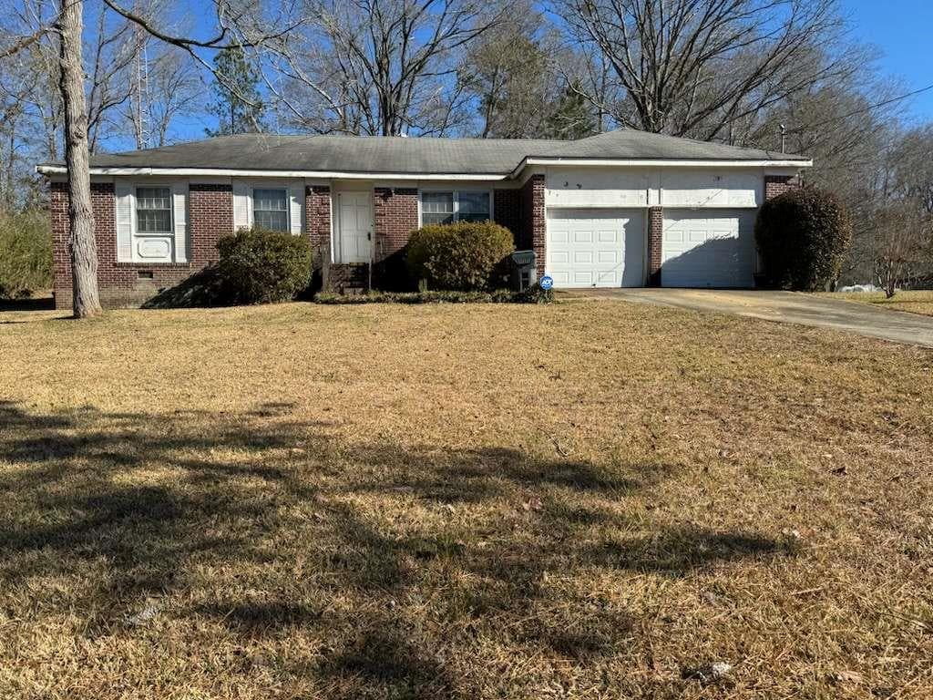 3 bedroom, 2 bathroom single family residence sold at 172 Laverne Circle, Milledgeville, GA 31061