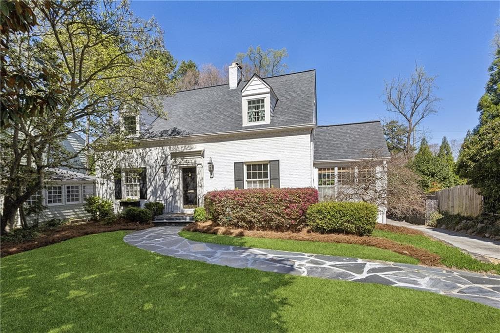 3 bedroom, 3 bathroom single family residence sold at 435 Collier Road, Atlanta, GA 30309