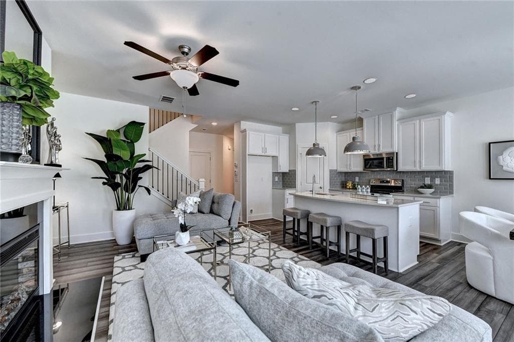3 bedroom, 3 bathroom townhouse sold at 2698 NE ALMAND Lane, Conyers, GA 30013