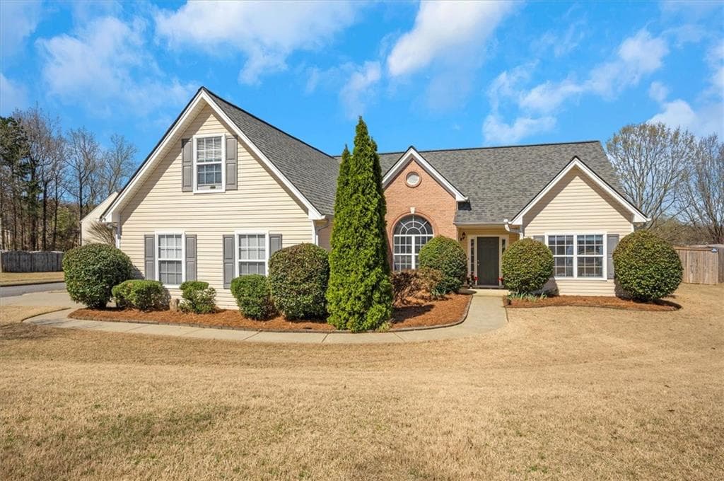 3 bedroom, 2 bathroom single family residence sold at 2450 Cordillo Drive, Dacula, GA 30019