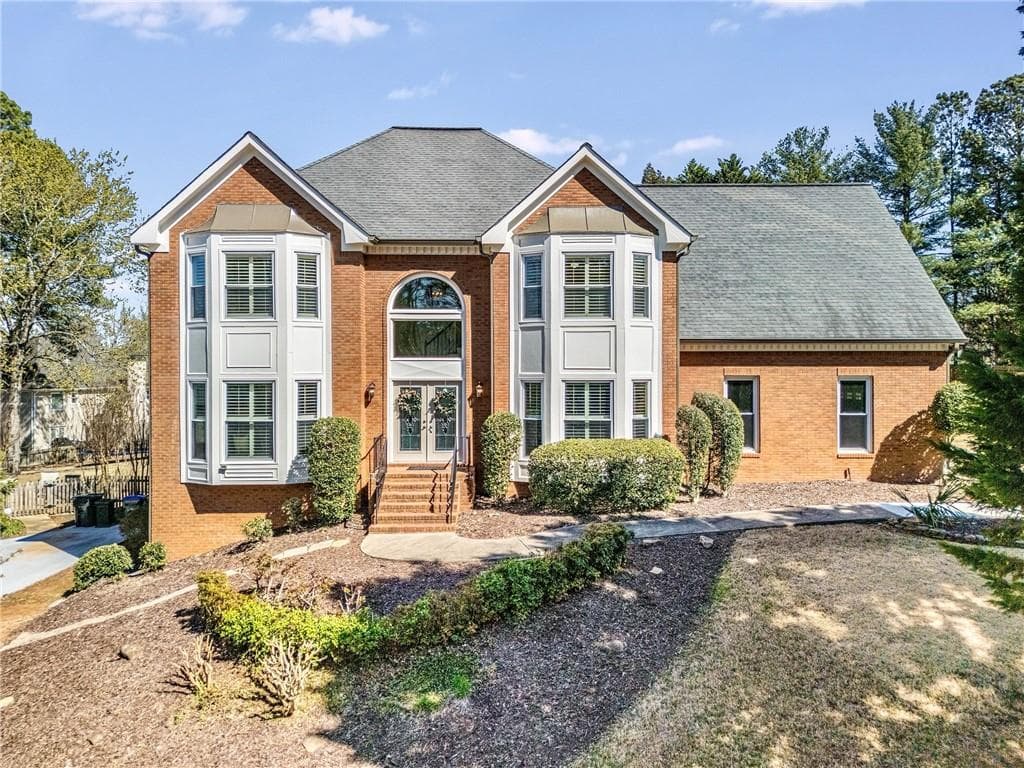 6 bedroom, 5 bathroom single family residence sold at 12105 Wexford Club Drive, Roswell, GA 30075