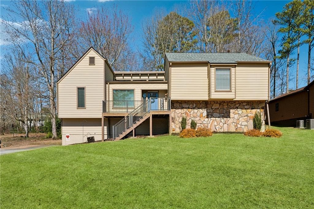 3 bedroom, 3 bathroom single family residence sold at 2635 Alberta Lane, Marietta, GA 30062