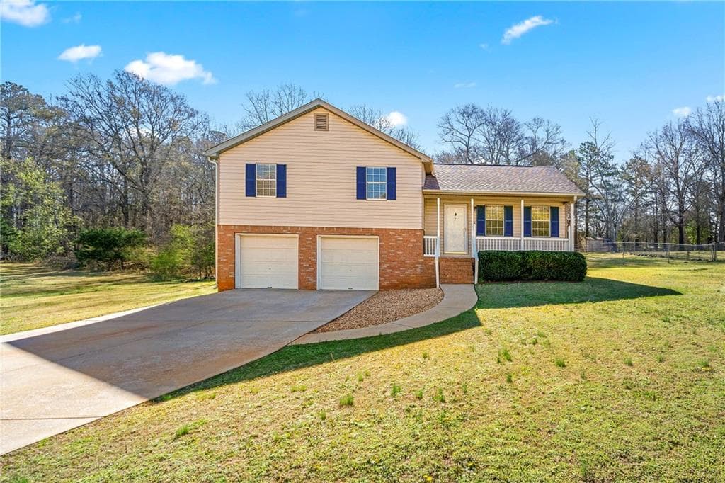 3 bedroom, 2 bathroom single family residence sold at 135 Tanyard Court, Newborn, GA 30056