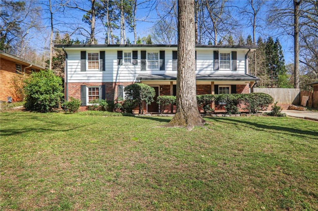 4 bedroom, 2 bathroom single family residence sold at 933 Vistavia Circle, Decatur, GA 30033