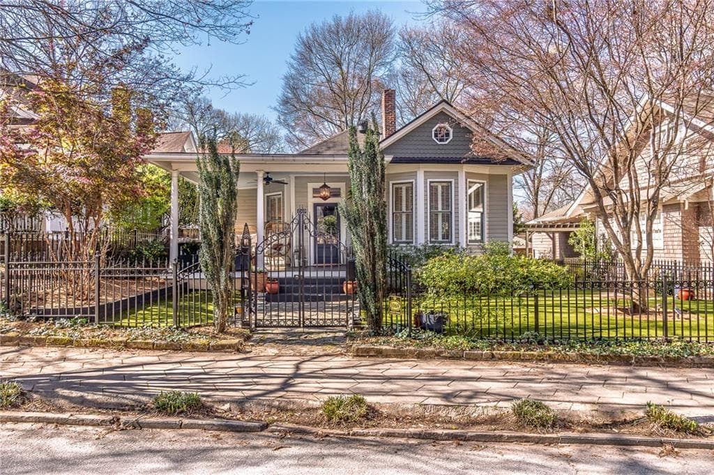 3 bedroom, 2 bathroom single family residence sold at 1069 Colquitt Avenue, Atlanta, GA 30307