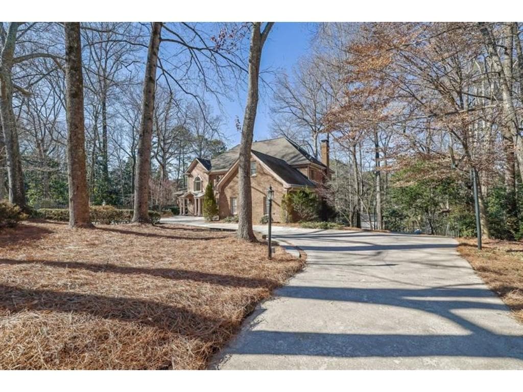 5 bedroom, 6 bathroom single family residence sold at 7740 Sagebrush Drive, Atlanta, GA 30350