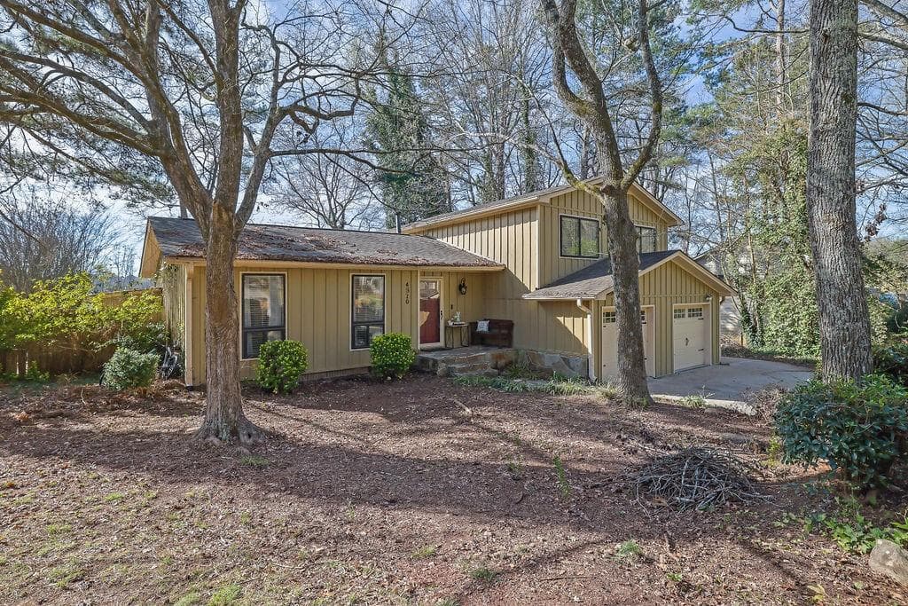 3 bedroom, 3 bathroom single family residence sold at 4570 Nantucket Drive, Lilburn, GA 30047