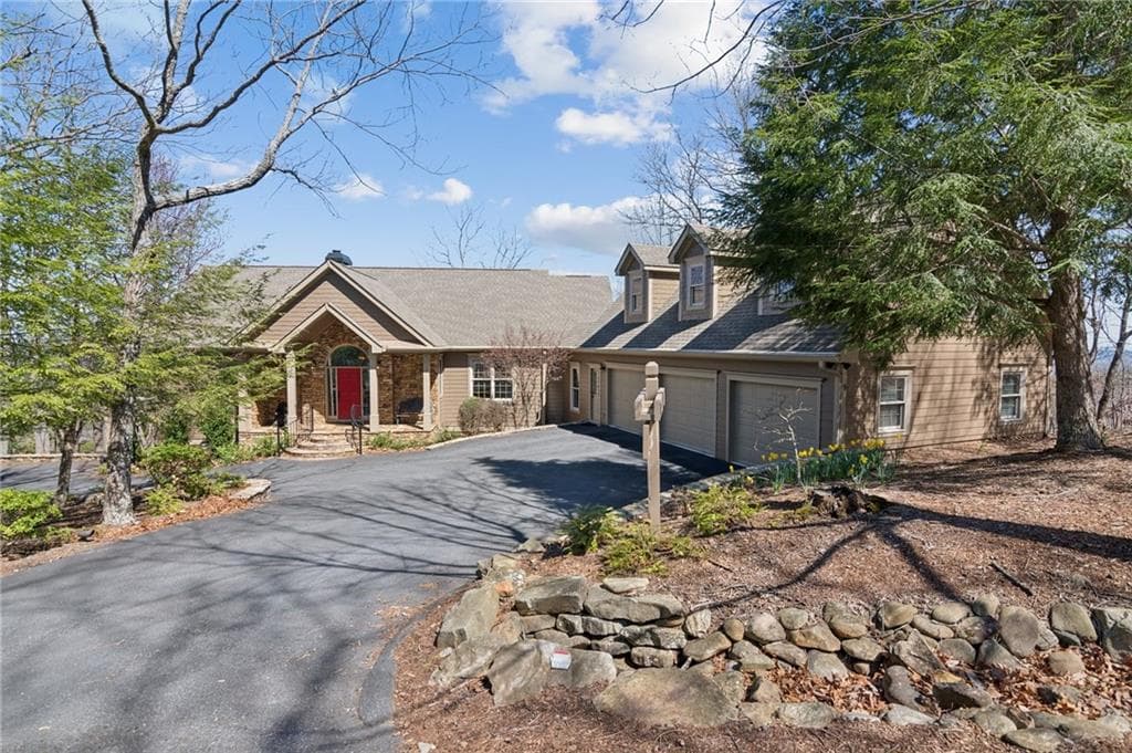 5 bedroom, 5 bathroom single family residence sold at 158 Cliff Fern Point, Big Canoe, GA 30143