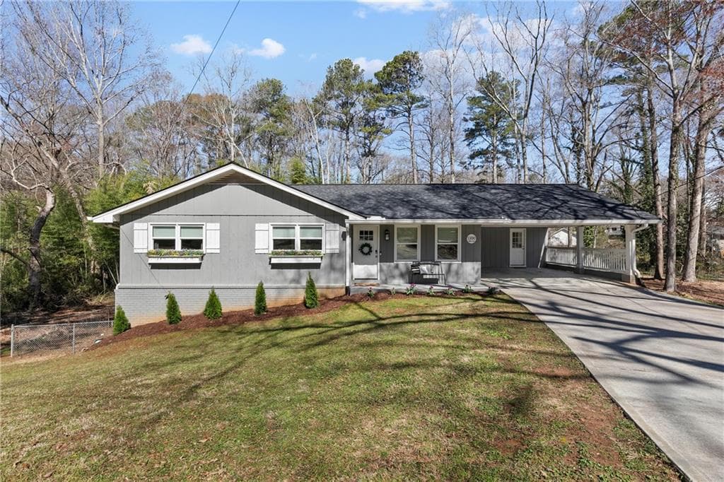 3 bedroom, 3 bathroom single family residence sold at 1300 Valley Court, Roswell, GA 30075