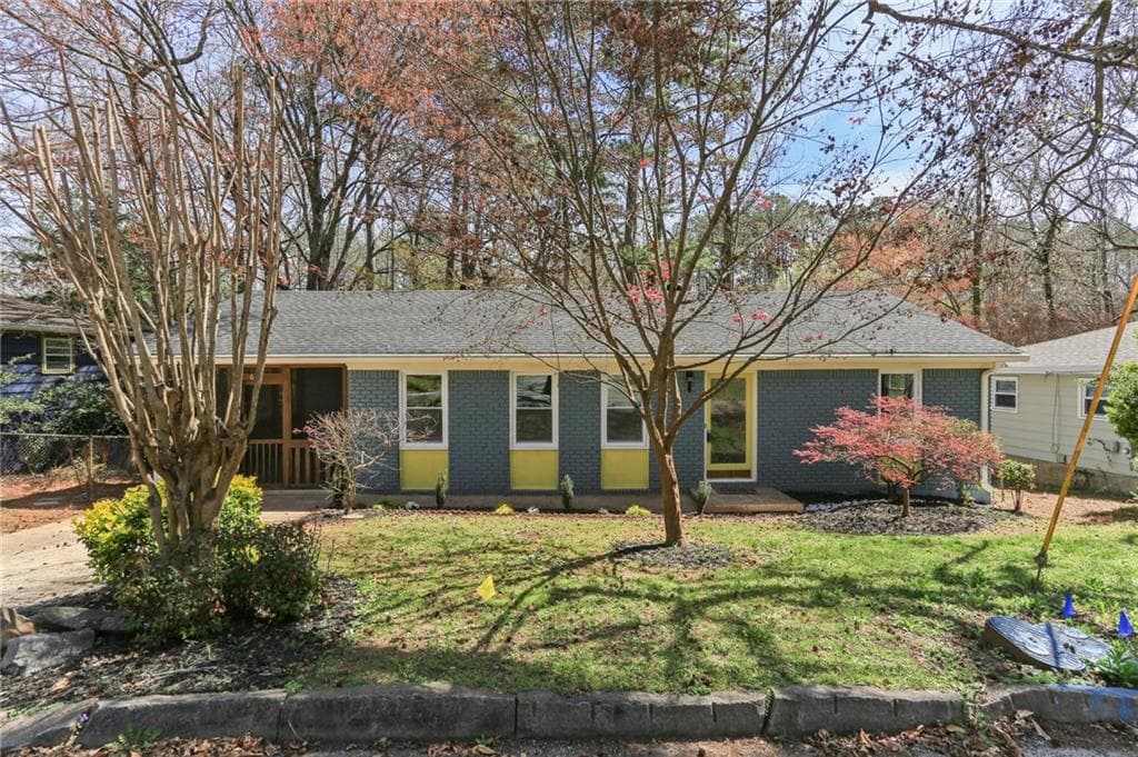 3 bedroom, 2 bathroom single family residence sold at 621 Spruce Drive, Stone Mountain, GA 30083