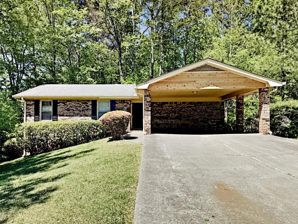 3 bedroom, 2 bathroom single family residence sold at 942 Ellison Court, Austell, GA 30168