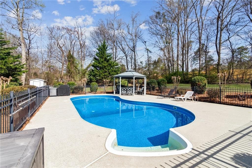 4 bedroom, 2 bathroom single family residence sold at 102 Lauren Marie Drive, Braselton, GA 30517