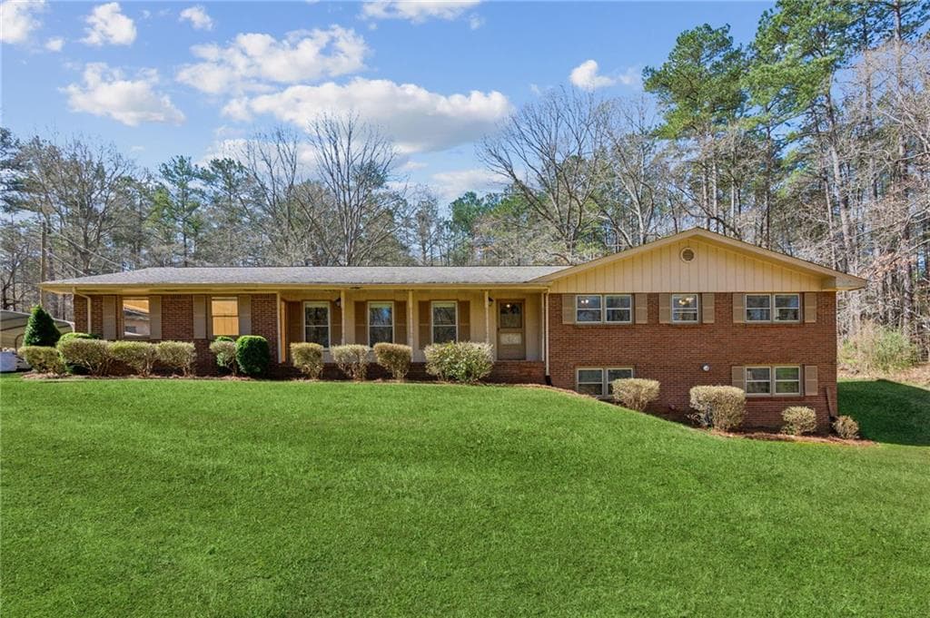 3 bedroom, 4 bathroom single family residence sold at 527 Mays Road, Stockbridge, GA 30281