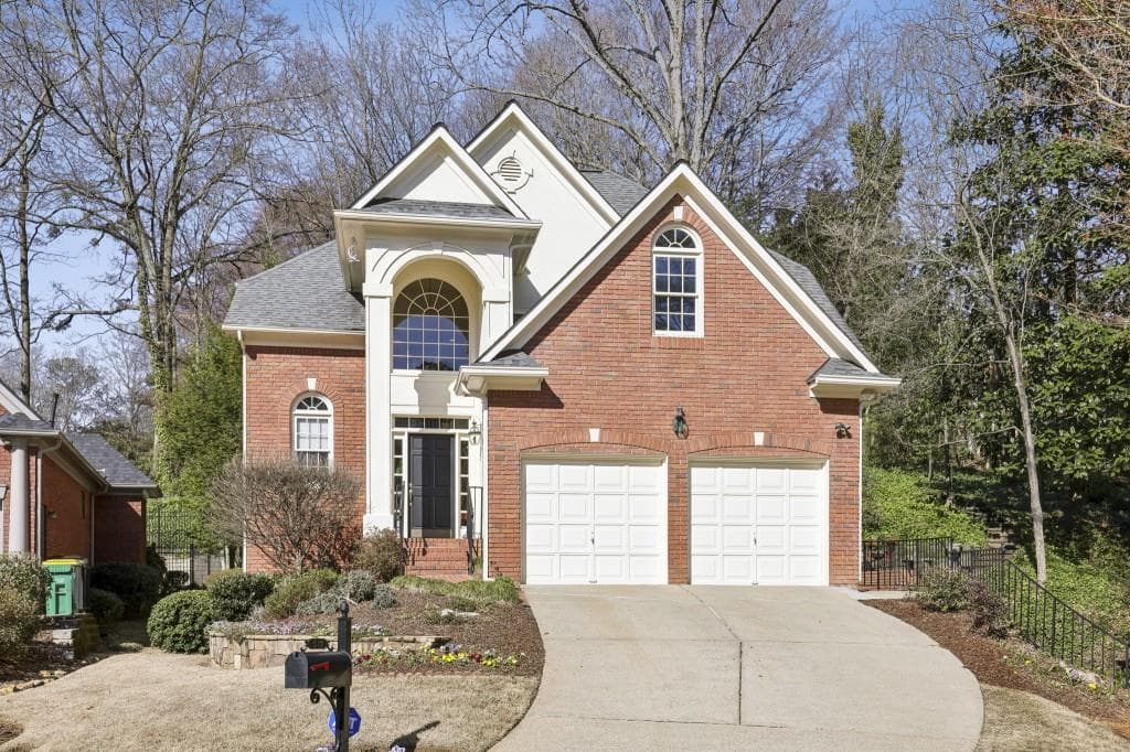 3 bedroom, 3 bathroom single family residence sold at 535 Cameron Manor Way, Atlanta, GA 30328