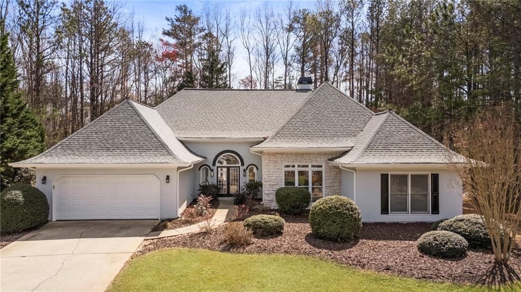 3 bedroom, 3 bathroom single family residence sold at 550 Devonshire Farms Way, Alpharetta, GA 30004