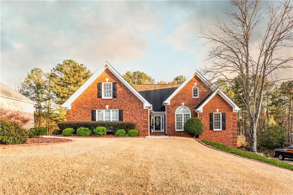 3 bedroom, 3 bathroom single family residence sold at 859 Ivy Ridge Drive, Loganville, GA 30052