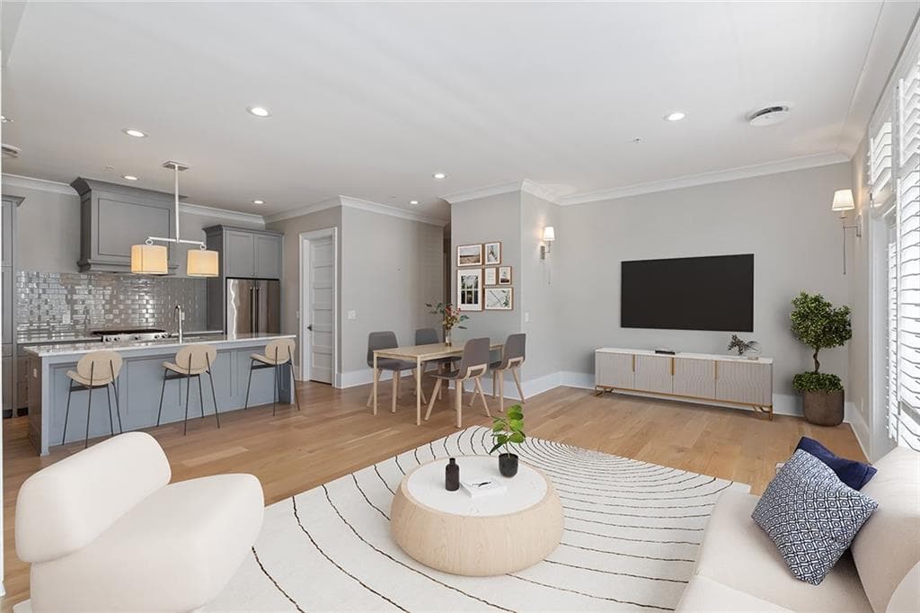 2 bedroom, 2 bathroom condominium sold at 281 15th Street 101, Atlanta, GA 30309