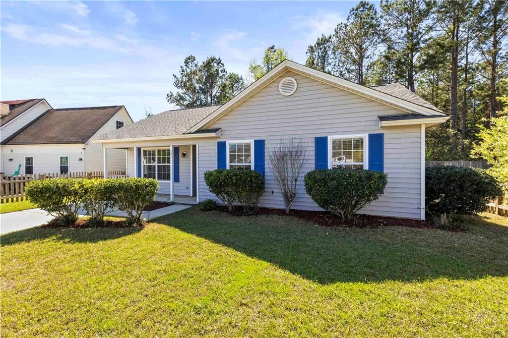 3 bedroom, 2 bathroom single family residence sold at 121 Blue Gill Lane, Pooler, GA 31322