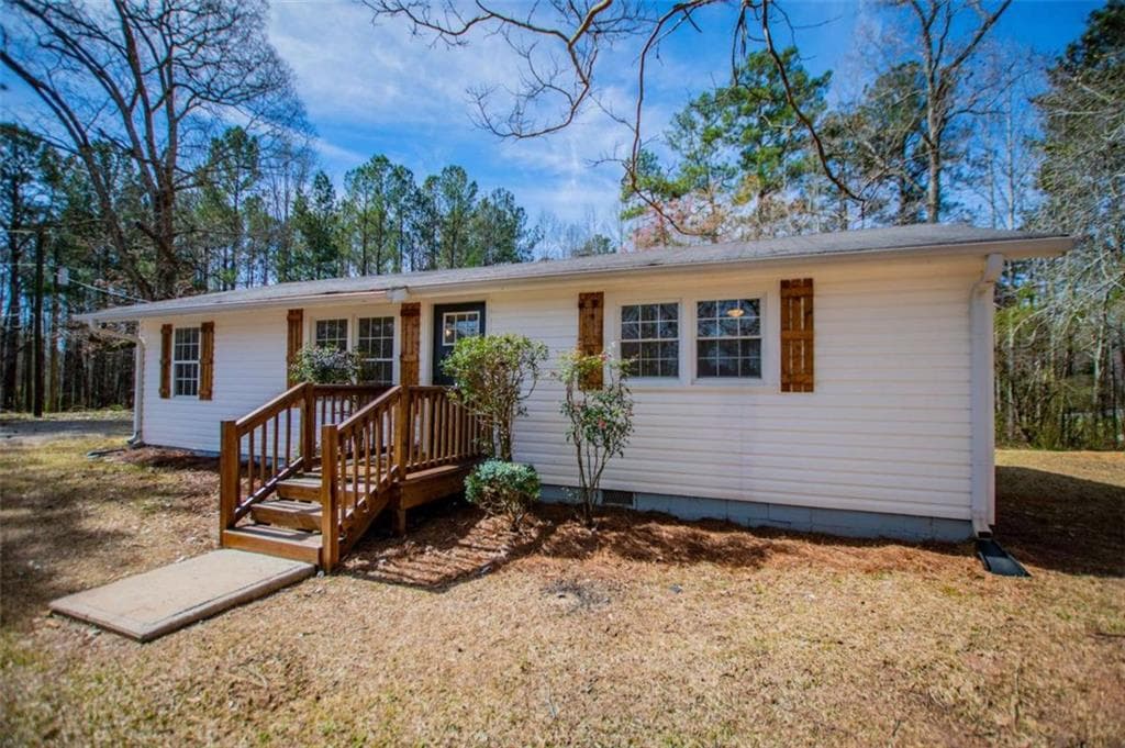 3 bedroom, 1 bathroom single family residence sold at 2755 Lovvorn Road, Carrollton, GA 30117