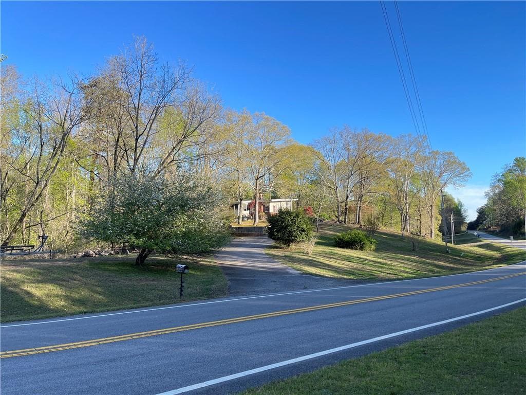 3 bedroom, 3 bathroom single family residence sold at 3425 Duckett Mill Road, Gainesville, GA 30506