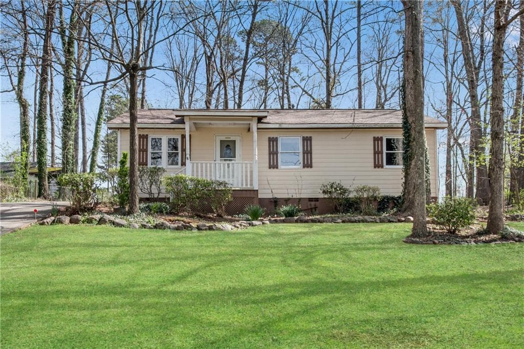 3 bedroom, 1 bathroom single family residence sold at 881 Brighton Drive, Lawrenceville, GA 30043