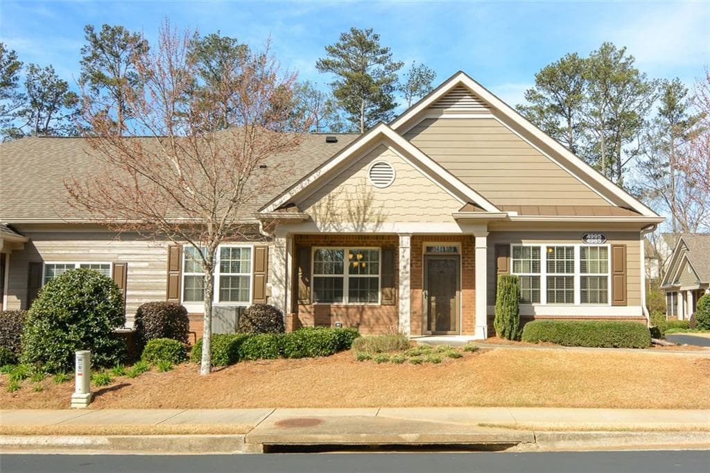 3 bedroom, 3 bathroom condominium sold at 4985 FLYCATCHER Drive 1300, Alpharetta, GA 30004
