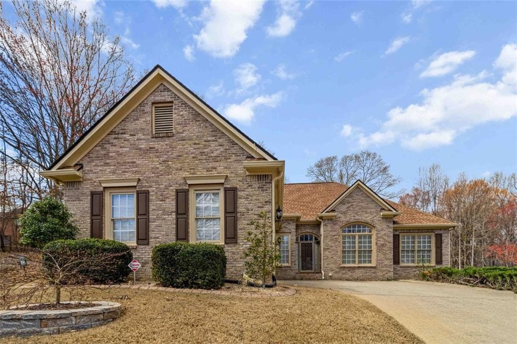 5 bedroom, 3 bathroom single family residence sold at 3211 BLAISDELL Road, Buford, GA 30519