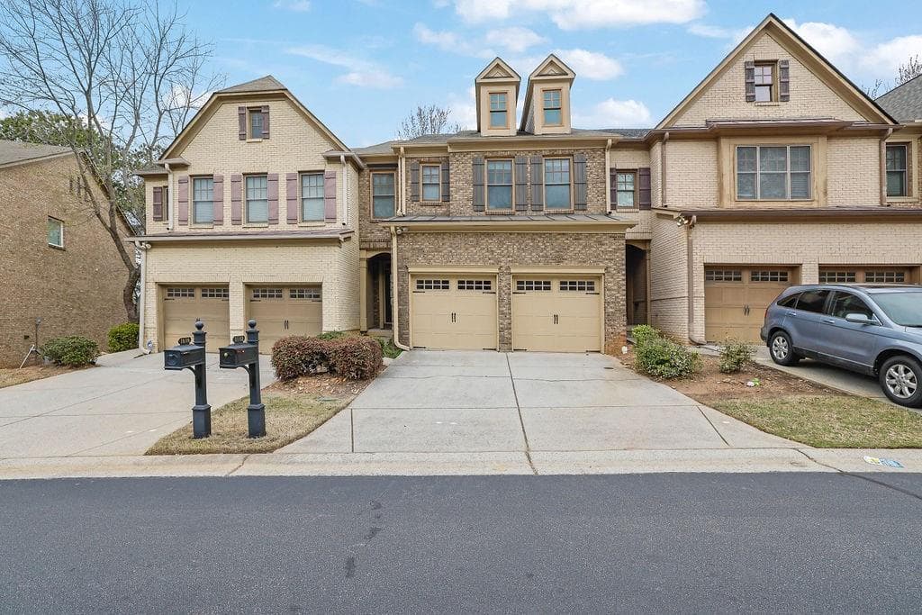 4 bedroom, 4 bathroom townhouse sold at 1632 Caswell Parkway 8, Marietta, GA 30060