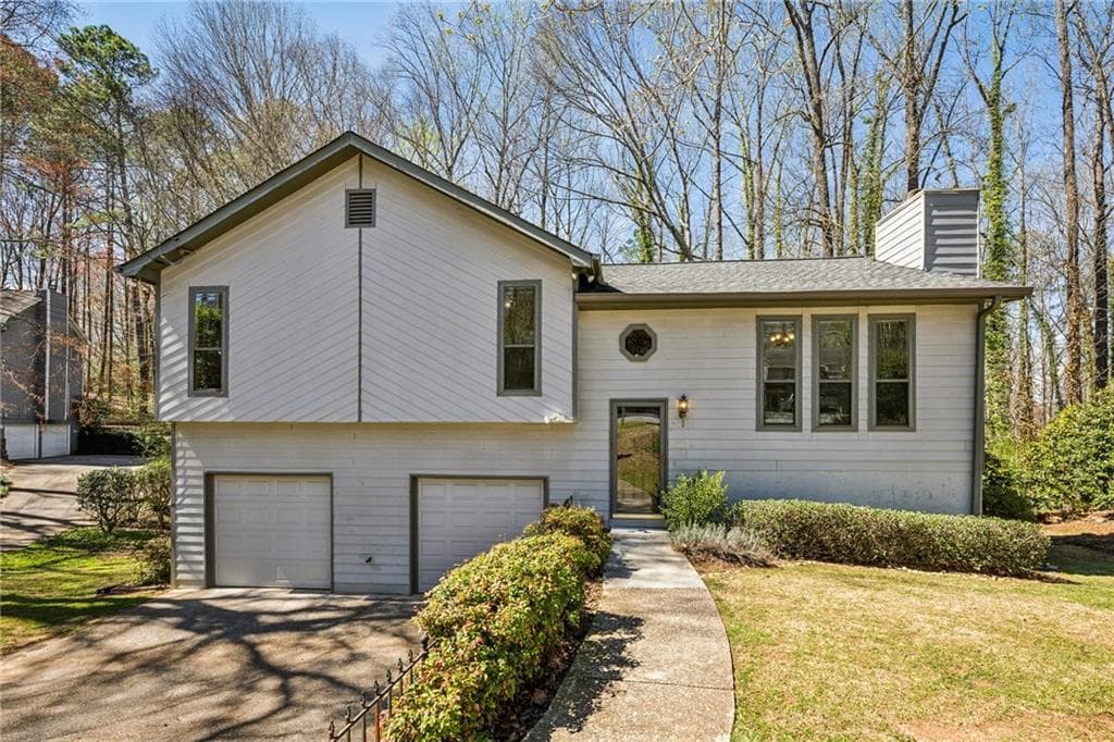 3 bedroom, 3 bathroom single family residence sold at 4141 Kalb Court, Smyrna, GA 30082