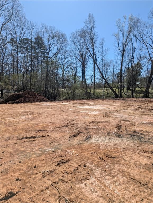 4 bedroom, 3 bathroom, 2,829 sq ft single family residence under contract at 6145 Grindle Road, Cumming, GA 30041 — photo 3