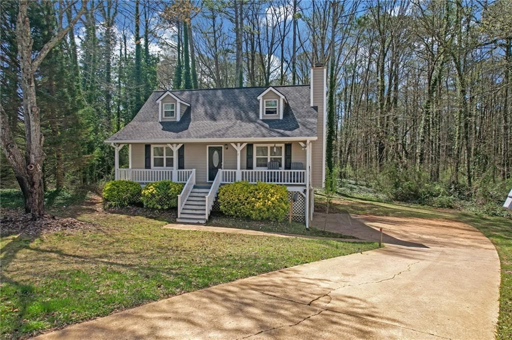 3 bedroom, 2 bathroom single family residence sold at 4382 Conwhey Court, Smyrna, GA 30082