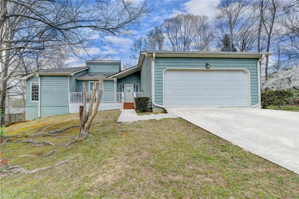 5 bedroom, 3 bathroom single family residence sold at 639 OAK MOSS Drive, Lawrenceville, GA 30043