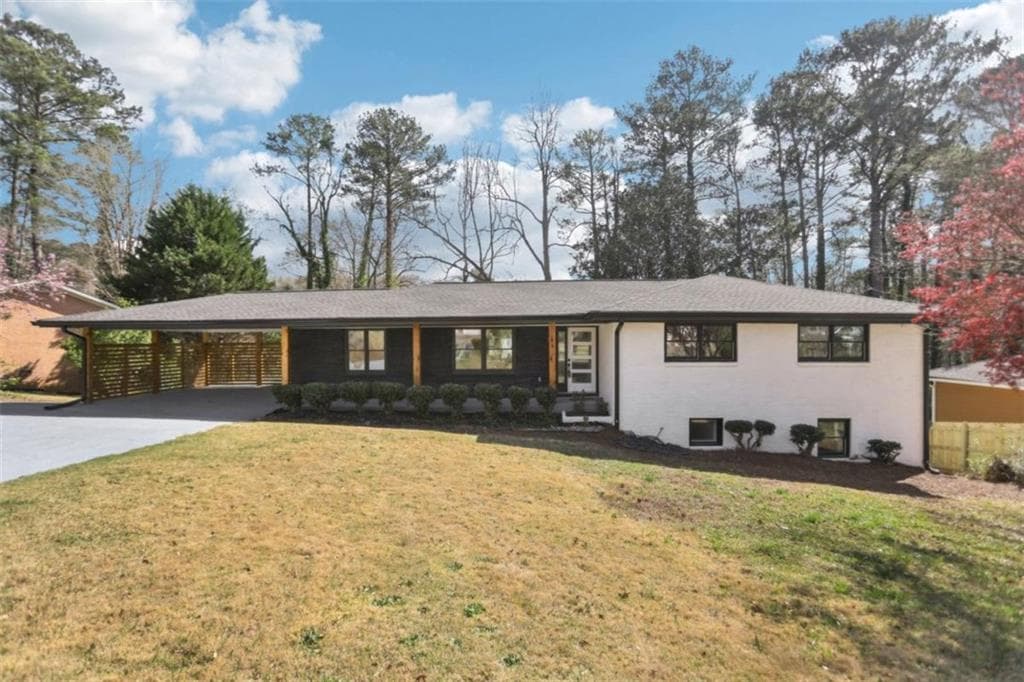 5 bedroom, 3 bathroom single family residence sold at 693 Fielding Lane, Atlanta, GA 30311