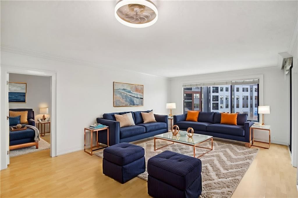 2 bedroom, 2 bathroom condominium sold at 3481 Lakeside Drive 807, Atlanta, GA 30326
