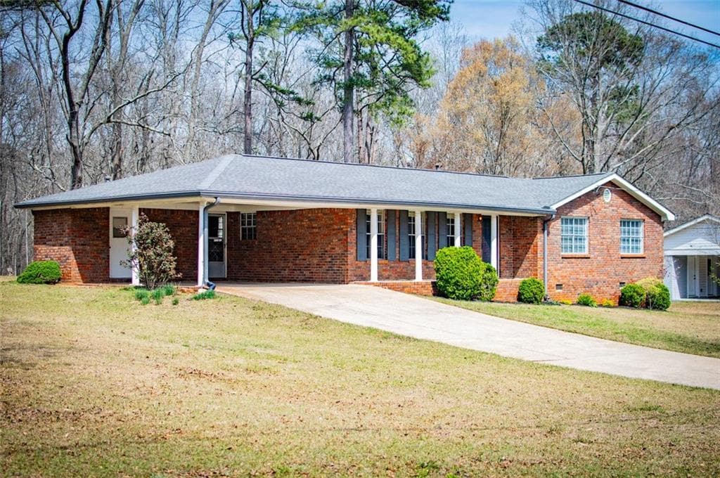 3 bedroom, 2 bathroom single family residence sold at 6355 Valhalla Drive, Douglasville, GA 30135