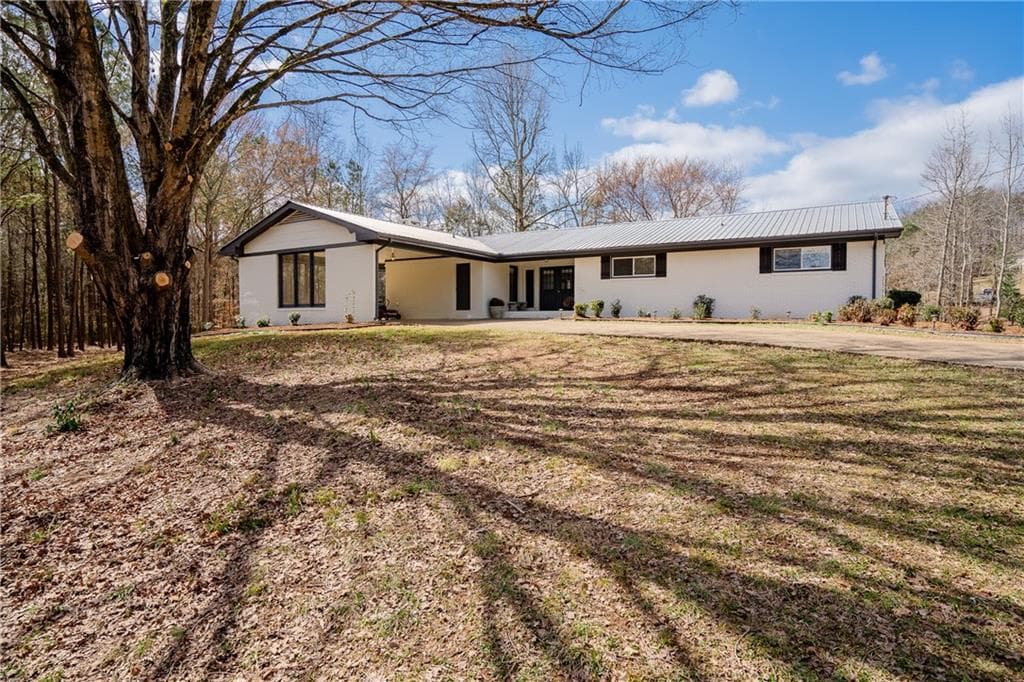 3 bedroom, 3 bathroom single family residence sold at 381 Ed Way, Dalton, GA 30720