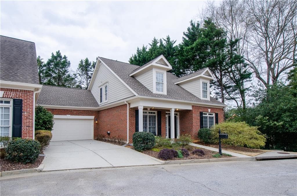 4 bedroom, 3 bathroom townhouse sold at 2861 LaVista Rd, Decatur, GA 30033