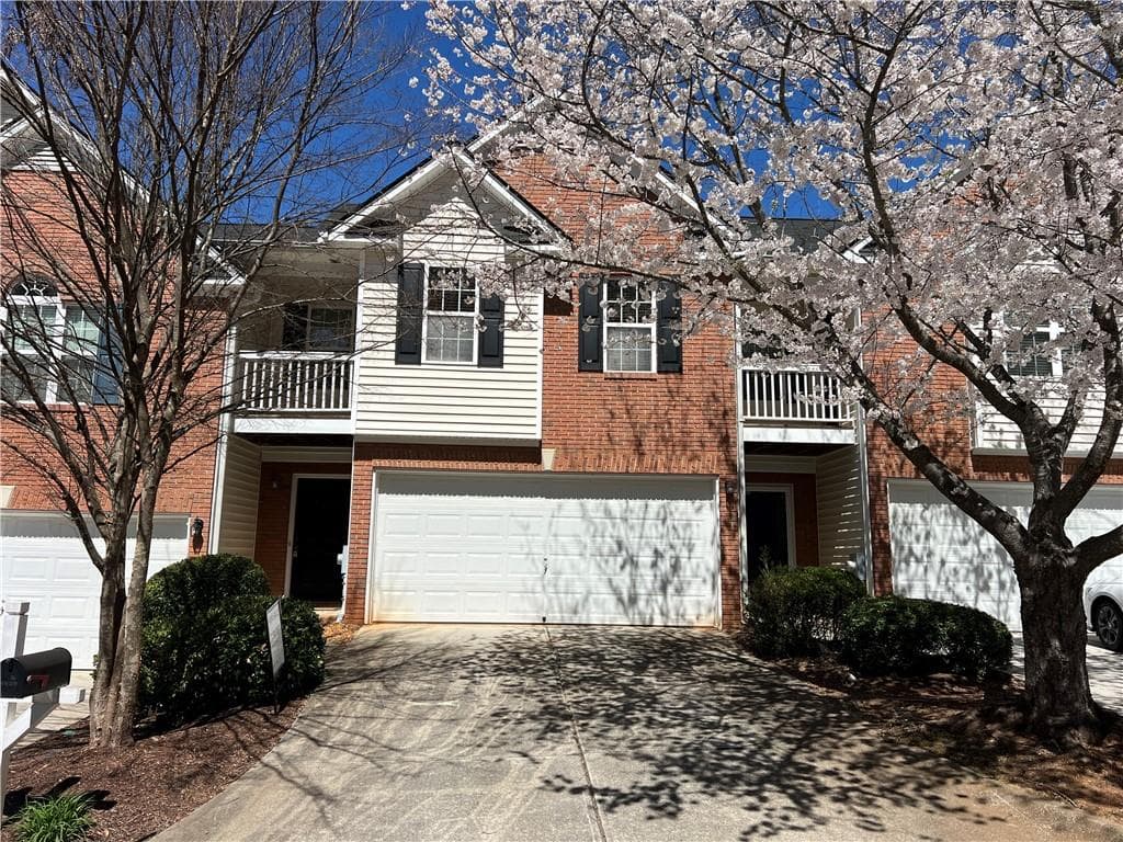 3 bedroom, 3 bathroom townhouse sold at 4620 Grand Central Parkway, Decatur, GA 30035