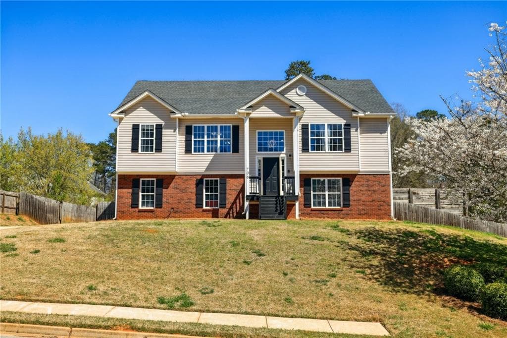 4 bedroom, 3 bathroom single family residence sold at 706 MASTERS Drive, Monroe, GA 30655