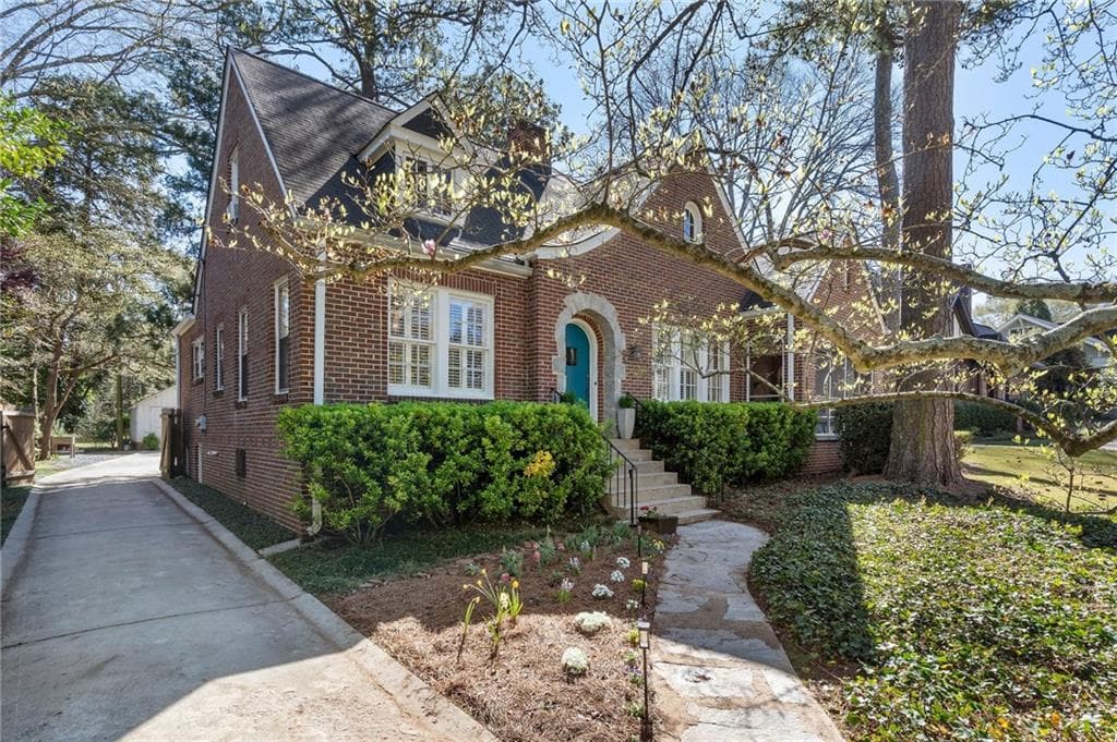 4 bedroom, 2 bathroom single family residence sold at 595 Ridgecrest Road, Atlanta, GA 30307