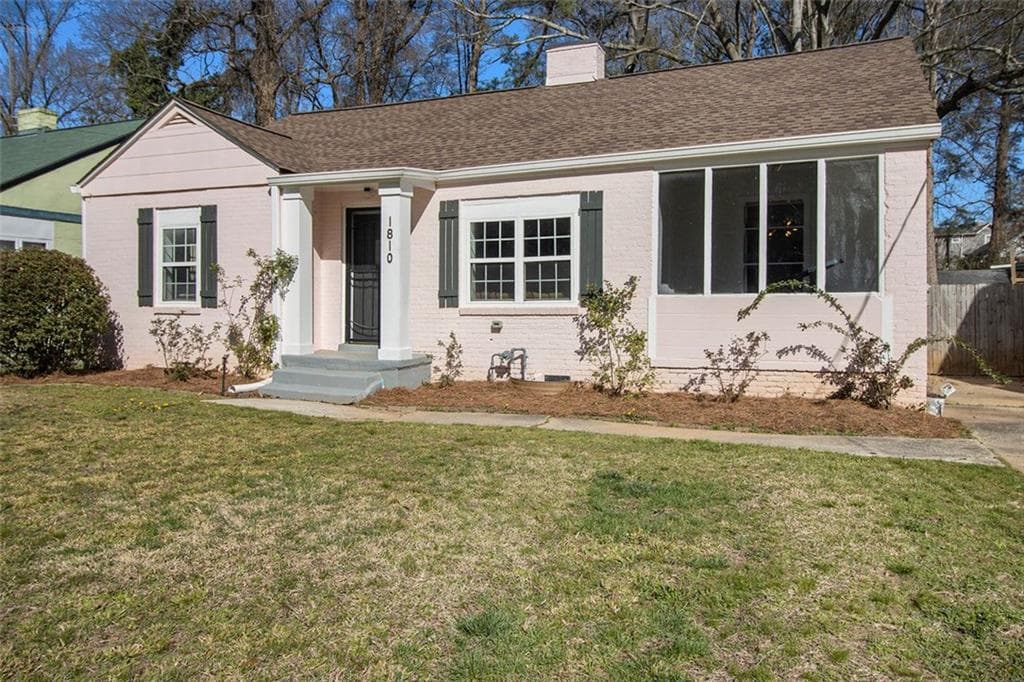 3 bedroom, 1 bathroom single family residence sold at 1810 S GORDON Street, Atlanta, GA 30310