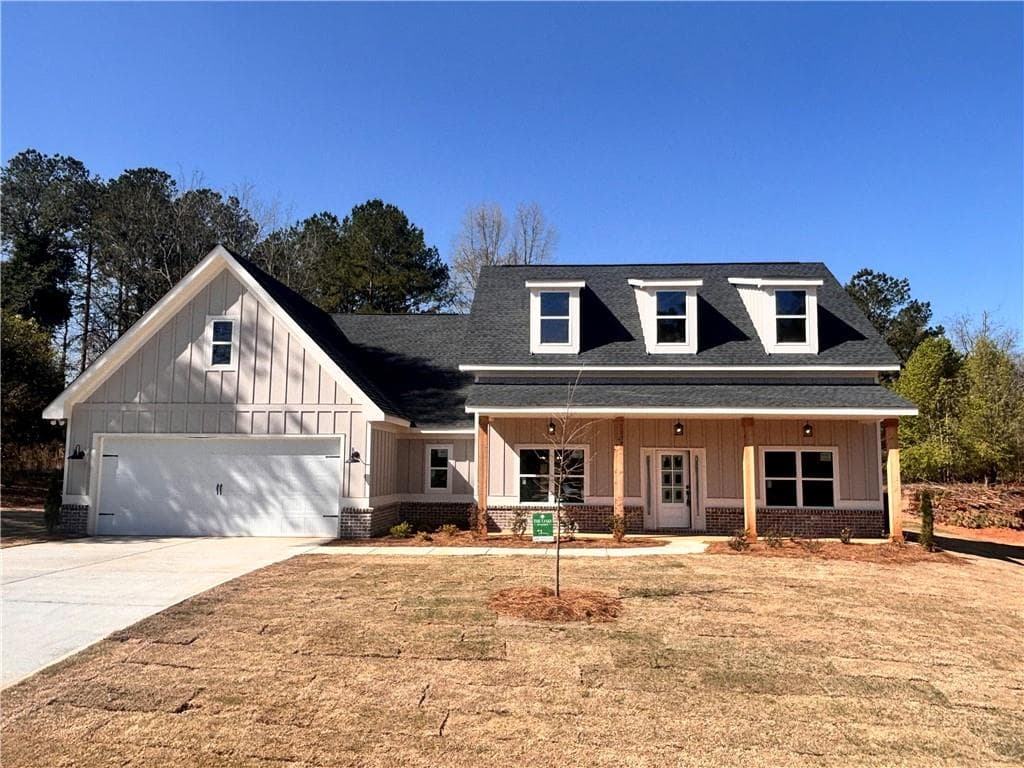 3 bedroom, 3 bathroom single family residence sold at 42 White Oak Way, Monroe, GA 30655