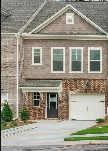 3 bedroom, 3 bathroom townhouse sold at 320 Mahone Drive, Lilburn, GA 30047