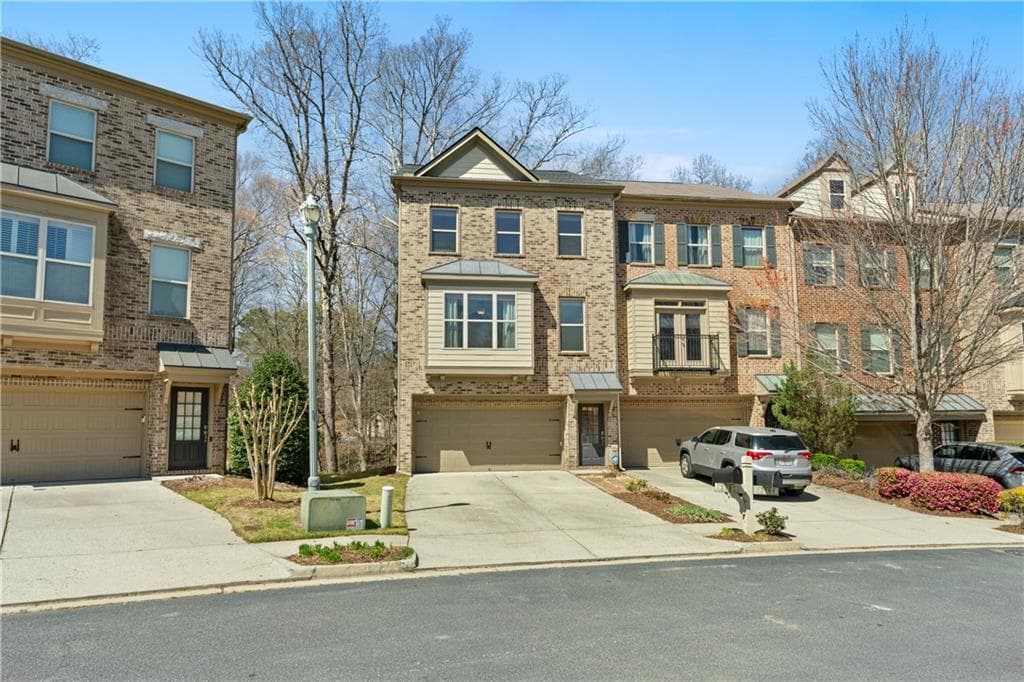 3 bedroom, 4 bathroom townhouse sold at 2782 Laurel Valley Trail, Buford, GA 30519