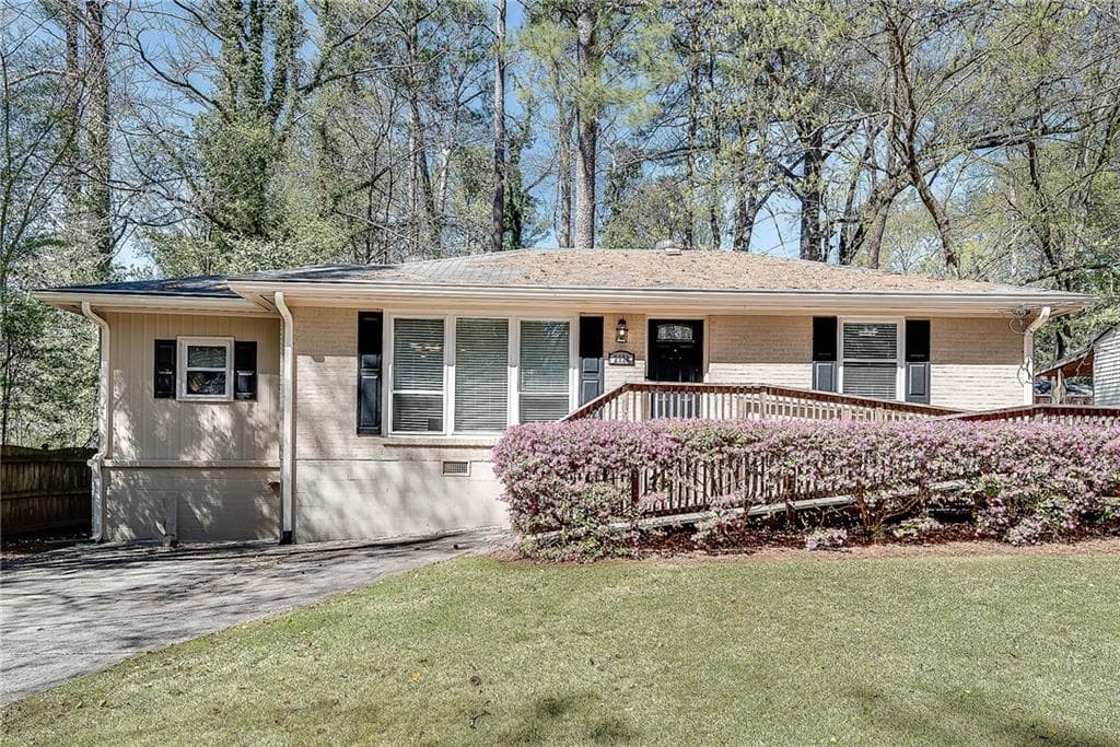 2926 Westbury Drive, Decatur, GA 30033 — most recent listing photo