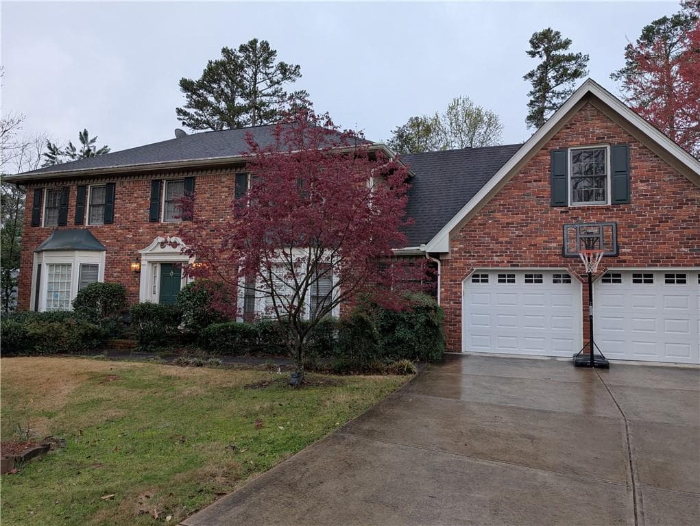 5 bedroom, 4 bathroom single family residence sold at 3015 Ascot Lane, Roswell, GA 30076