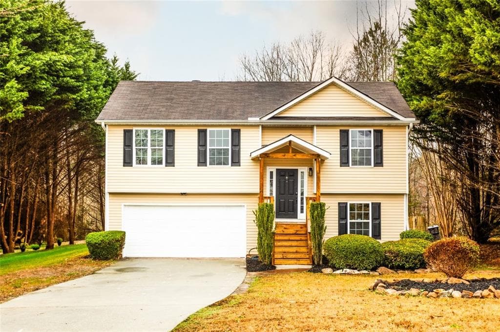 3 bedroom, 3 bathroom single family residence sold at 1632 BROOK Lane, Monroe, GA 30655