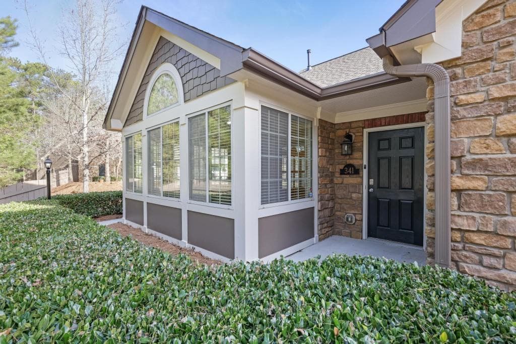 2 bedroom, 2 bathroom condominium sold at 341 Ridge Hill Circle 4, Marietta, GA 30064