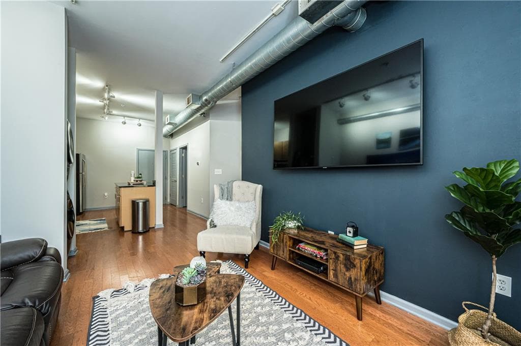 1 bedroom, 1 bathroom, 713 sq ft condominium sold at 5300 Peachtree Road 503, Atlanta, GA 30341